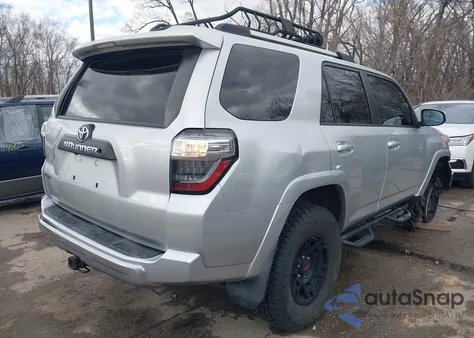 2016 Toyota 4Runner Trail z USA, uszkodzony, nr VIN JTEBU5JR1G5358952